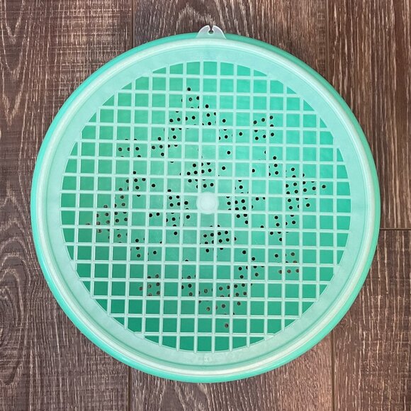 Tupperware Colander/Strainer with Lid - Picture 3 of 12